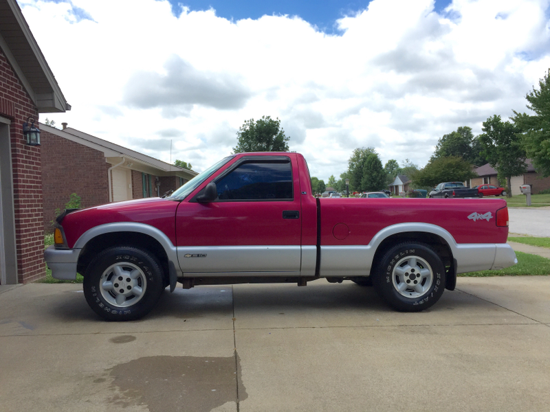 Illustration for article titled What does an S10 look like after its 1st wash & wax in 10 years or so?